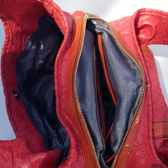 Simply Vera Coral Woven Leather Handbag - Picture 4 of 10